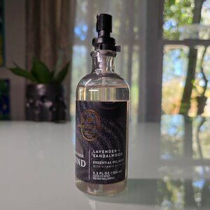 Bath & Body Works- Open Your Mind- Lavender & Sandalwood Aromatherapy Oil Mist